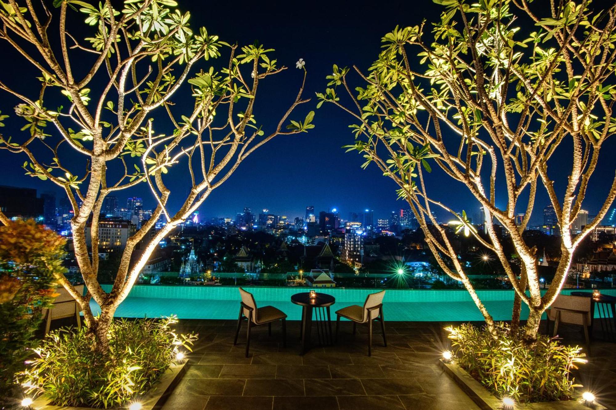 Glow Park Hotel Grand Royal Palace Phnom Penh Bagian luar foto