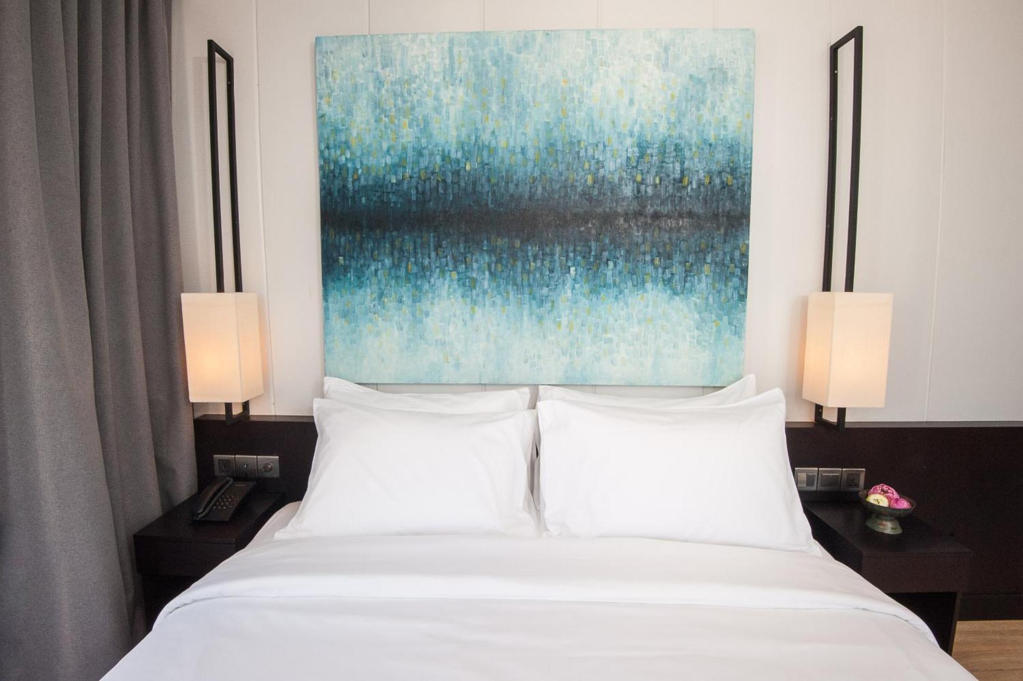 Glow Park Hotel Grand Royal Palace Phnom Penh Bagian luar foto